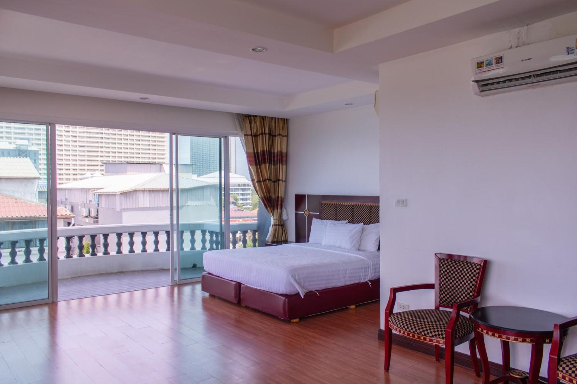 Jomtien Hisotel Exterior photo