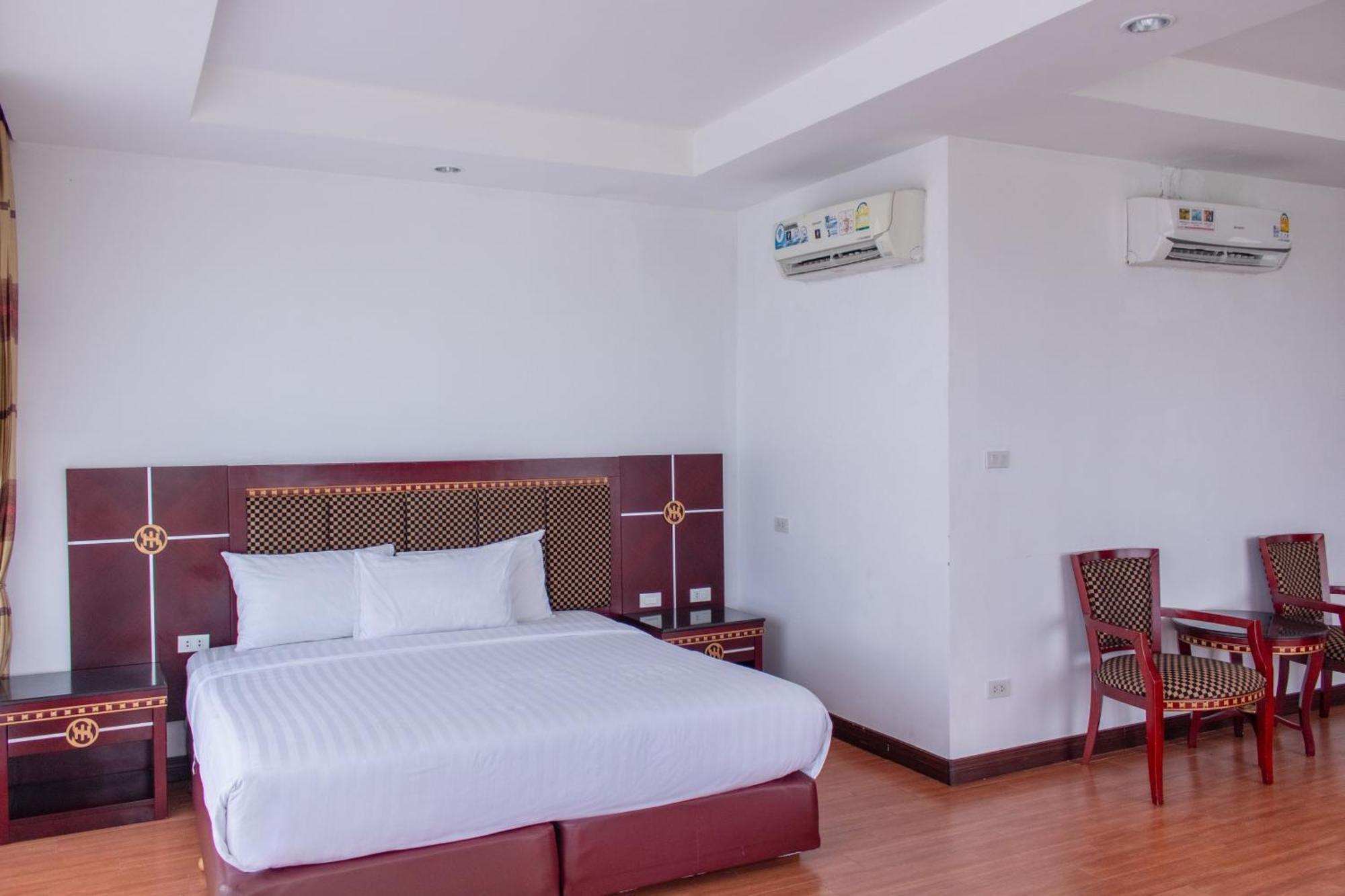 Jomtien Hisotel Exterior photo