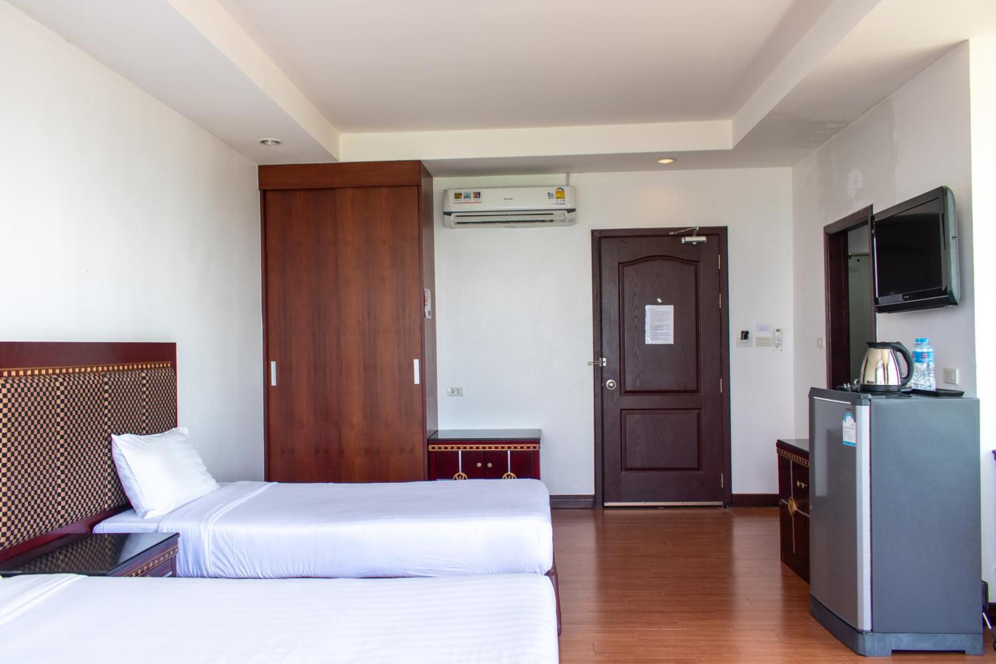 Jomtien Hisotel Exterior photo