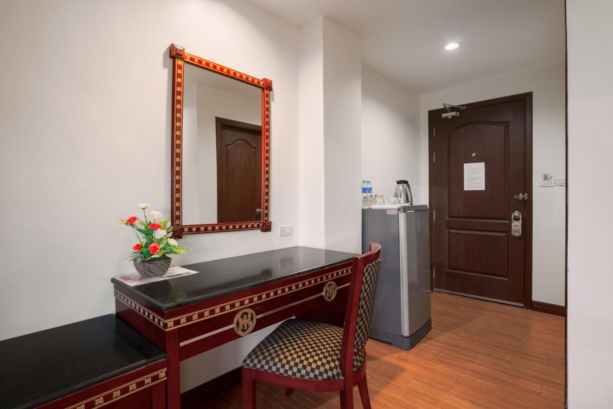Jomtien Hisotel Room photo
