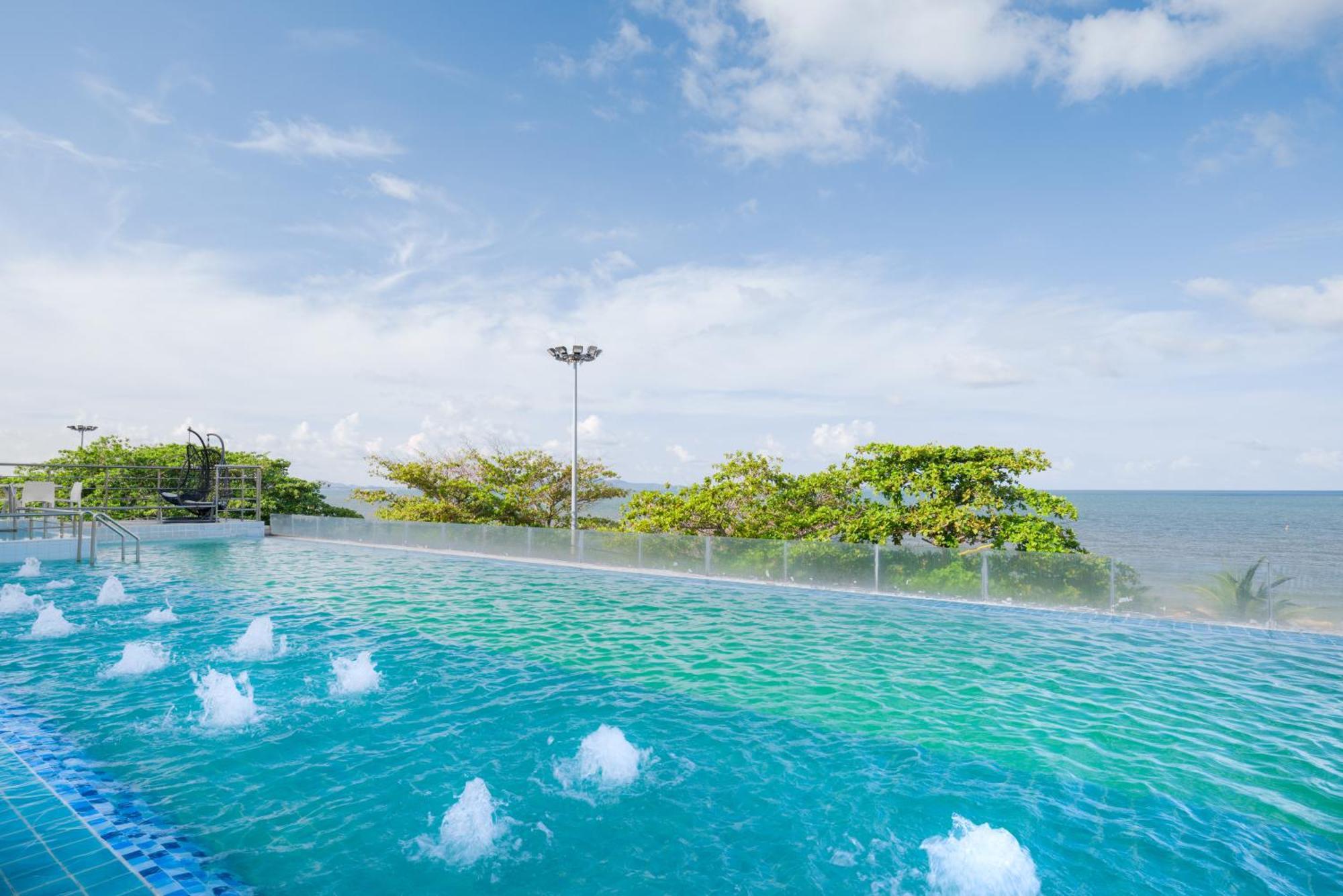 Jomtien Hisotel Exterior photo