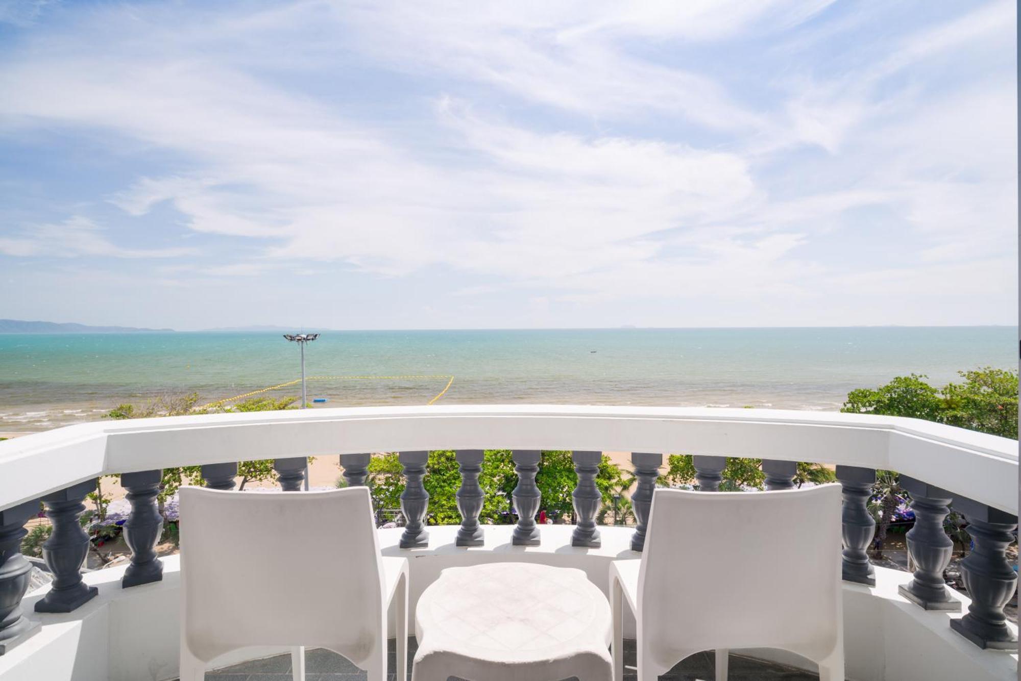 Jomtien Hisotel Exterior photo