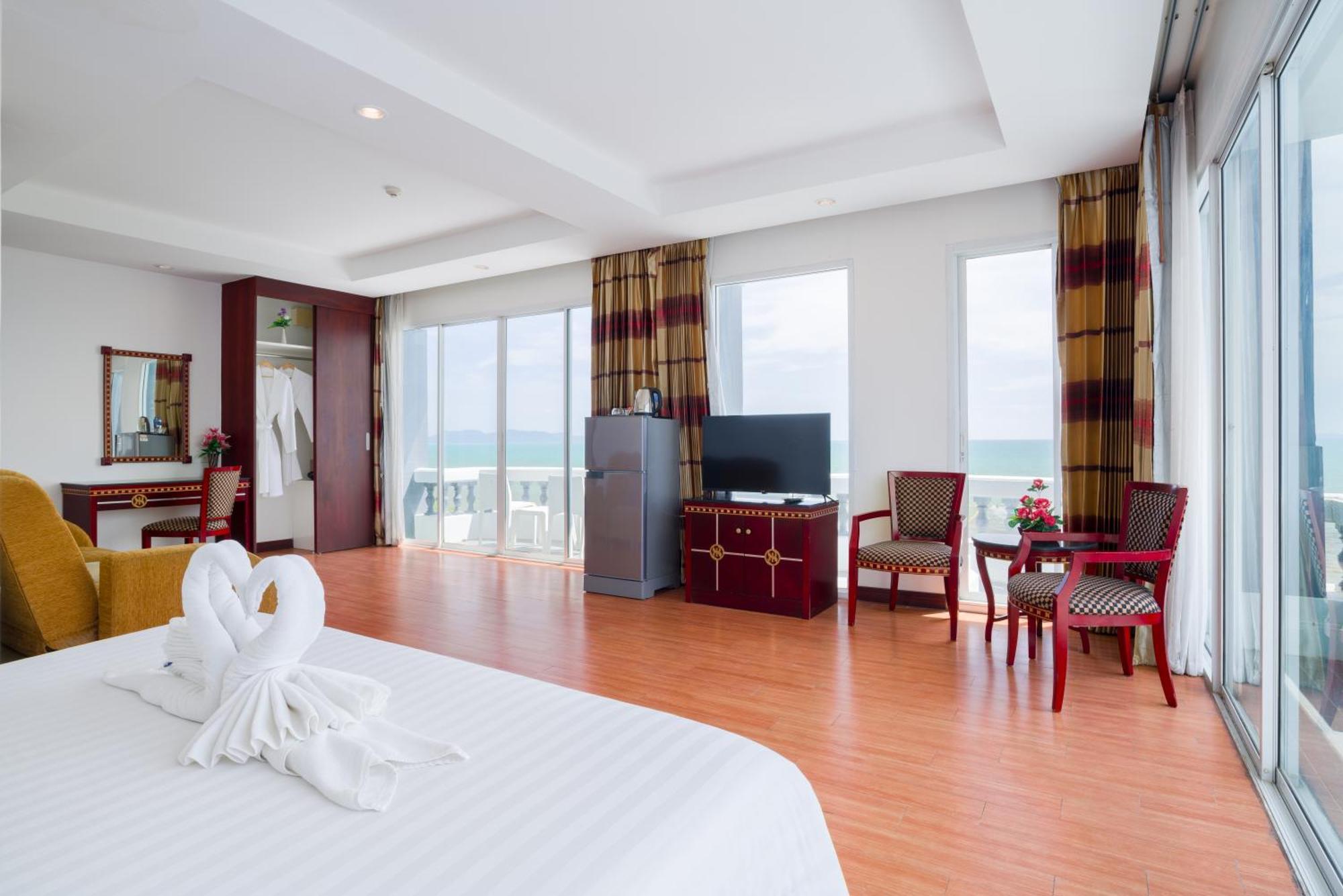 Jomtien Hisotel Exterior photo