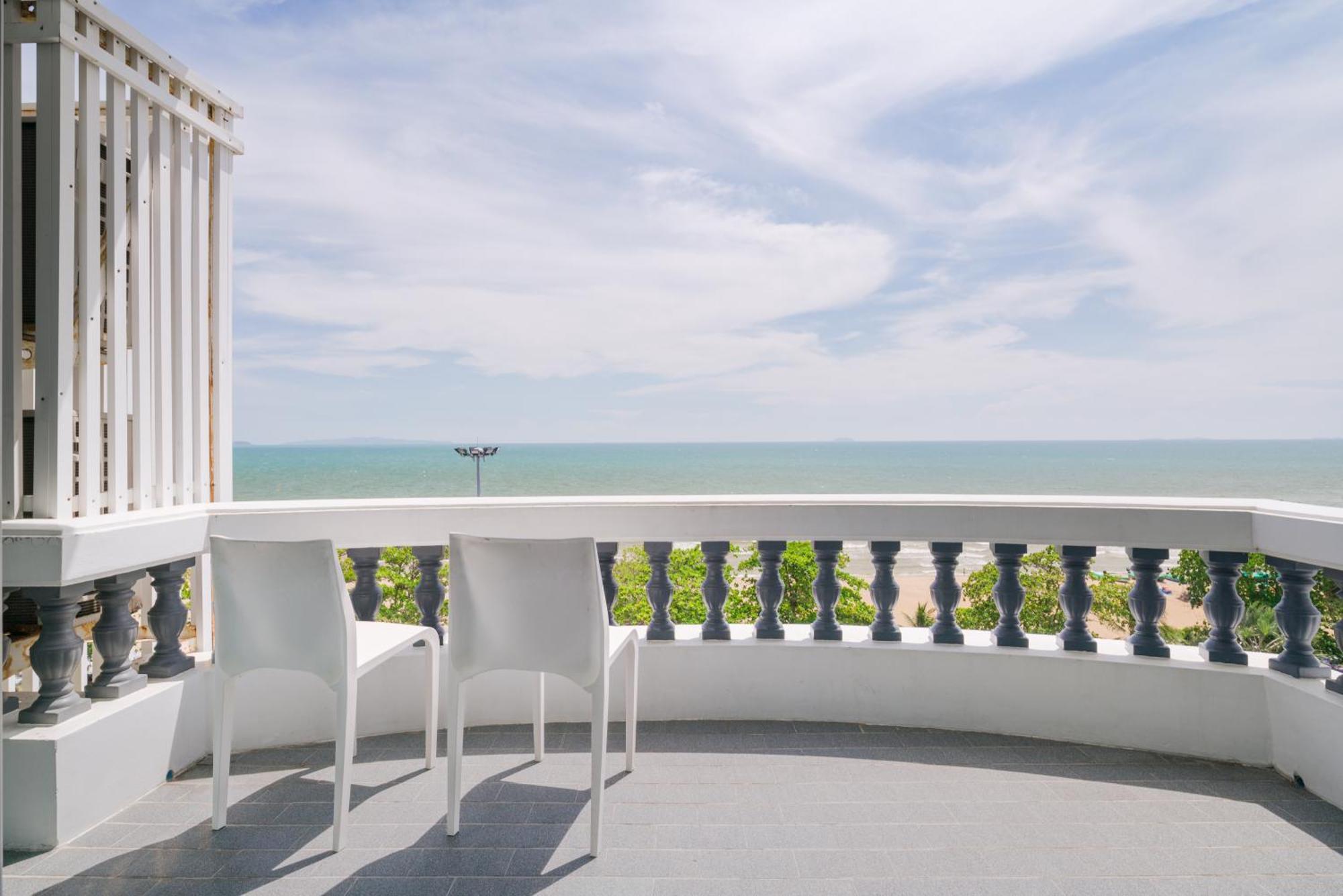 Jomtien Hisotel Exterior photo